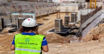 Garcia Garcia aumenta salário mínimo para 800 euros