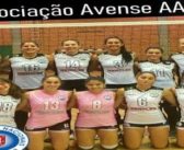 Seniores femininas de voleibol da AA78 recebem as faixas de Campeãs da AV Porto