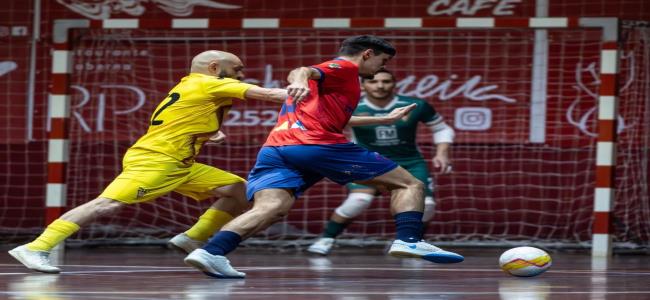 CD Aves Liga TRUST, destaca-se na liderança.