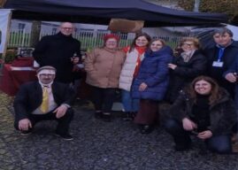 Nem o mau tempo impediu os foliões de saírem á rua!