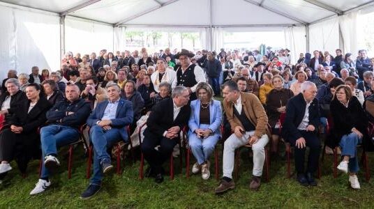 Roriz em festa no dia da elevação a Vila.